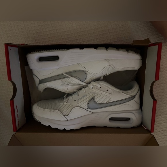 Womens Nike Air Max SC Sneakers 30$ - Picture 2 of 3